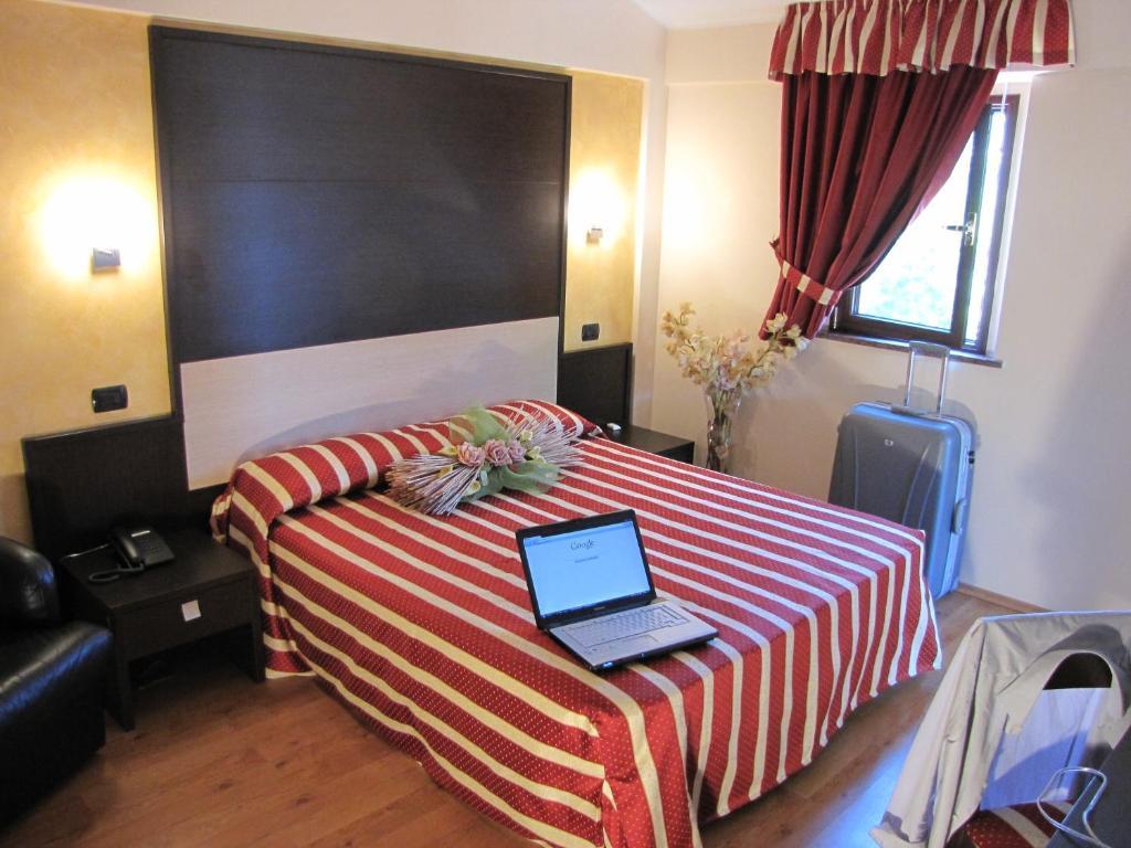 Hotel Iacone Chieti Pokoj fotografie