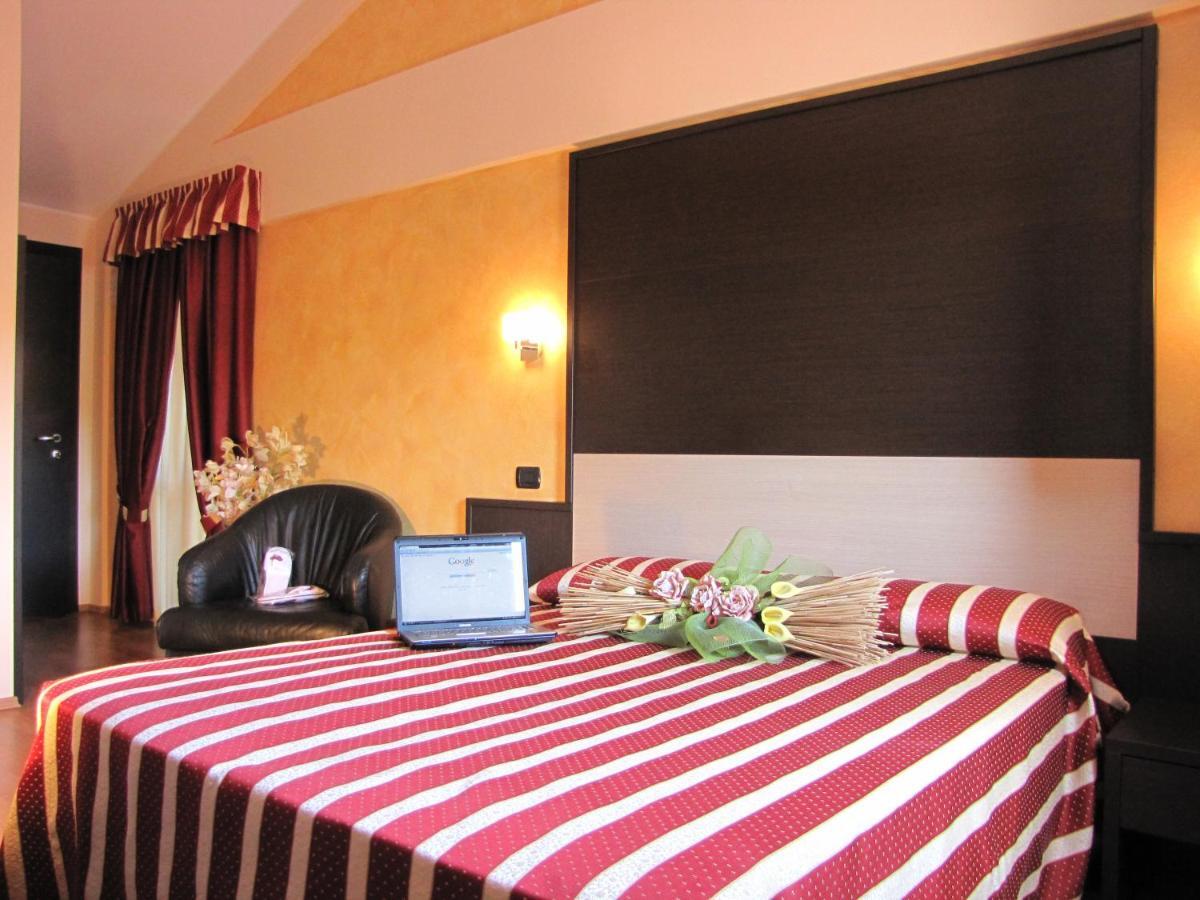 Hotel Iacone Chieti Pokoj fotografie